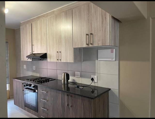 2 BEDROOM APARTMENT FOR SALE IN KEMPTON PARK CENTRAL